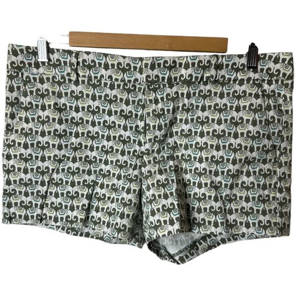 Banana Republic Olive Green Elephant Print Shorts Women's Size 10P - Picture 1 of 6